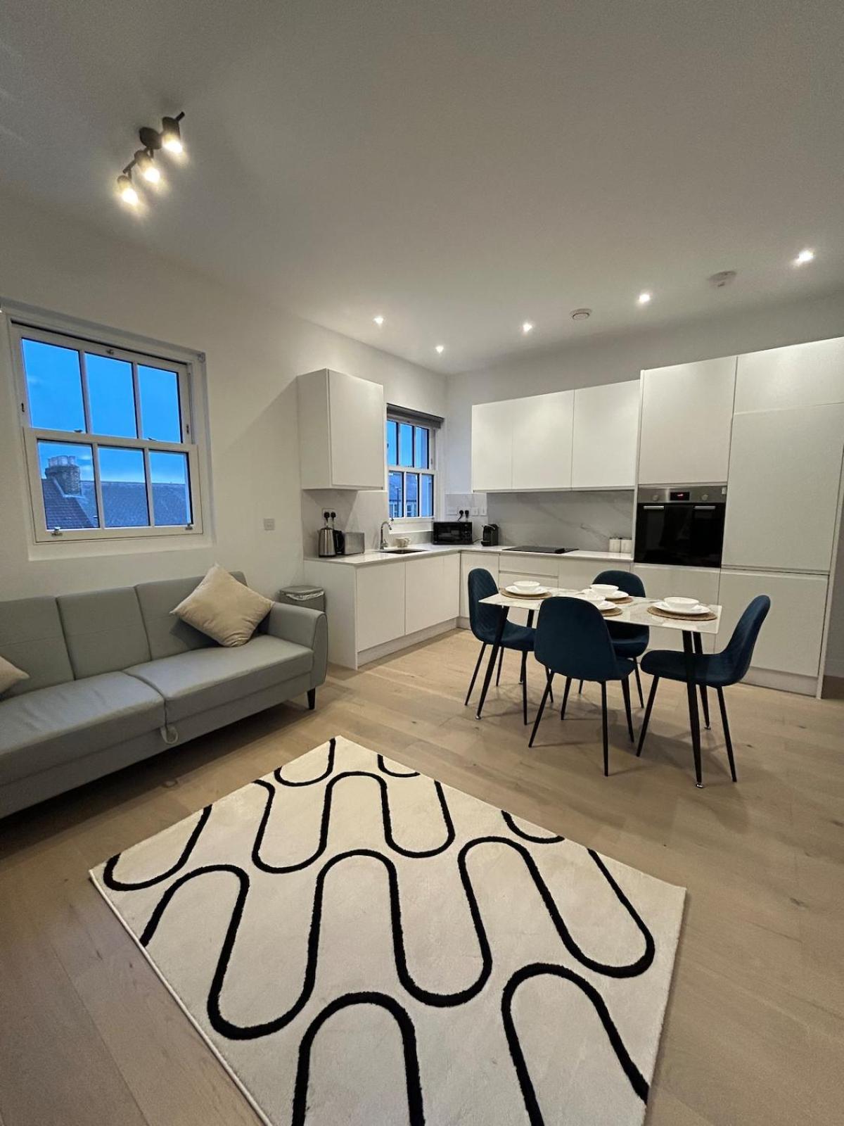 Appartamento Modern Cosy 2 Bed Apartment, Smart Tv & Netflix With Private Balcony And View *