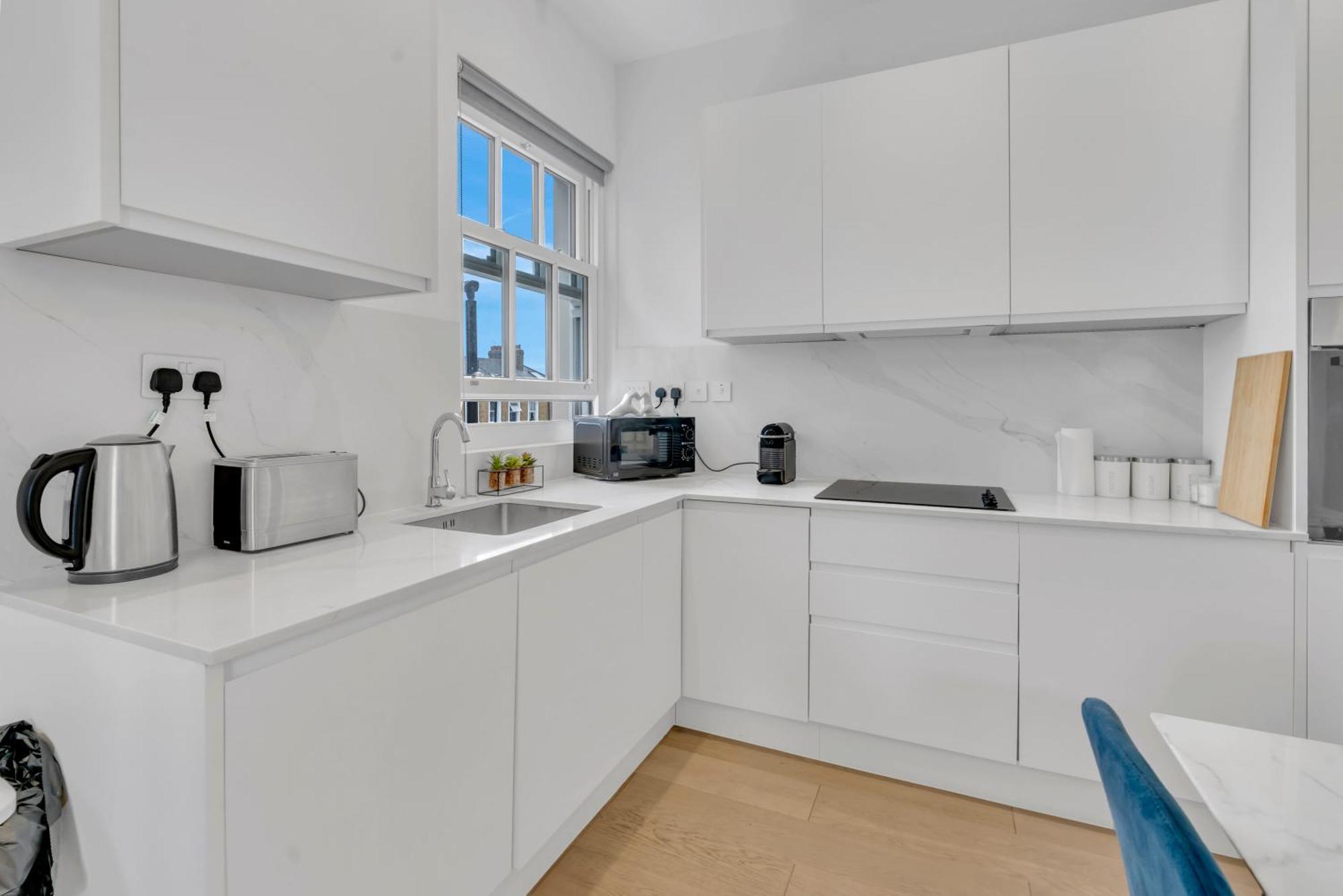 Apartment Modern Cosy 2 Bed Apartment, Smart Tv & Netflix With Private Balcony And View